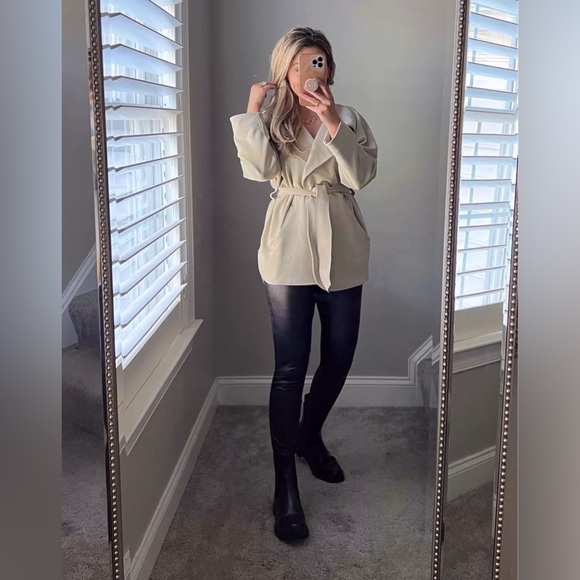 Lululemon Softstreme Belted Wrap in Trench - Missing Belt - Picture 7 of 16